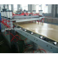 Ligne de production de plastique pour la machine d&#39;extrudeuse de panneau / feuille de PVC